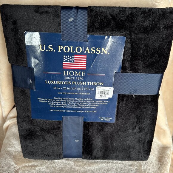 NWT U.S. Polo Assn Home Luxurious Solid Black Plush Throw 50" x 70" Blanket - Picture 4 of 4